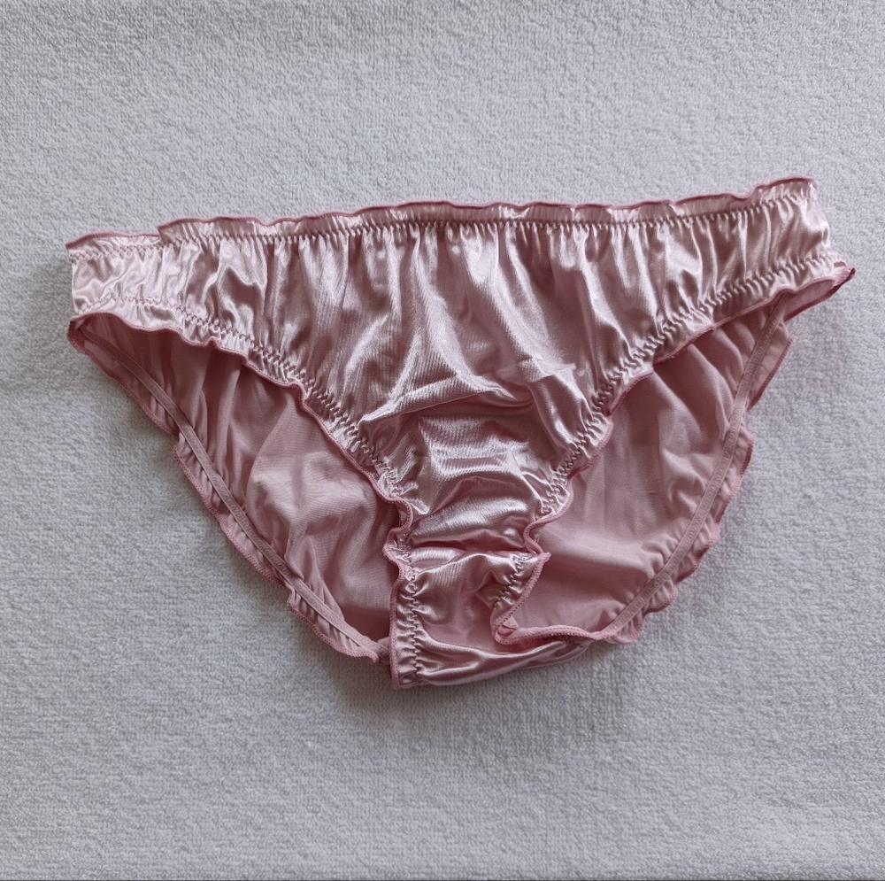 Satin Second Skin Ruffled Panties, Size M